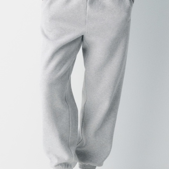 Cozy Sweatfleece Mega Jogger Size Small - Picture 3 of 5